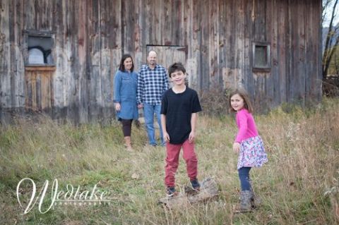 family photography rustic barn boulder