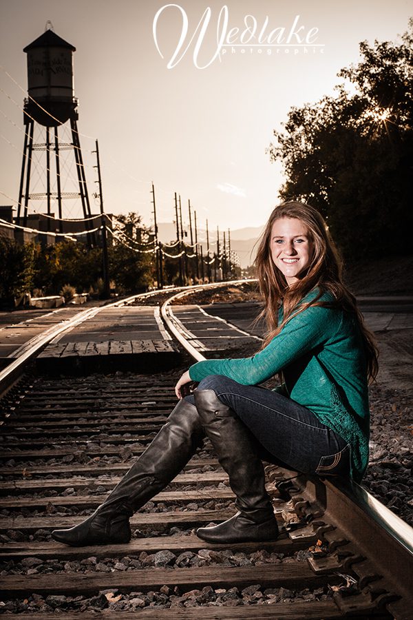 senior portrait railraod tracks